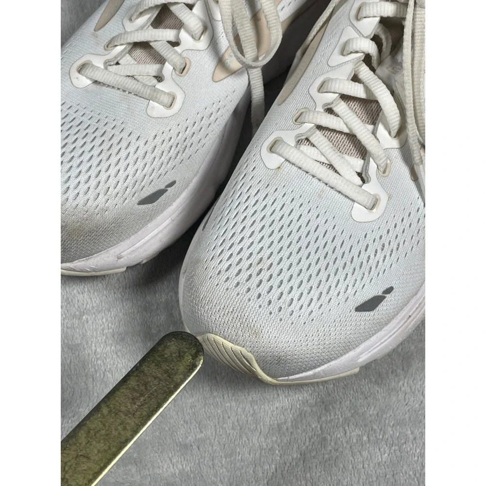 Brooks Ghost 15 Running Shoes Women's 9.5 White Cream Athletic Sneakers Mesh